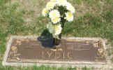 mmppgrave.jpg (304201 bytes)
